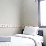 Strategic & Cozy 2Br At Majesty Apartment Near Maranatha Christian University By Travelio