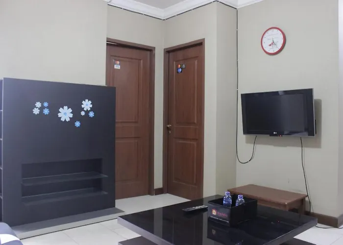 Strategic & Cozy 2Br At Majesty Apartment Near Maranatha Christian University By Travelio